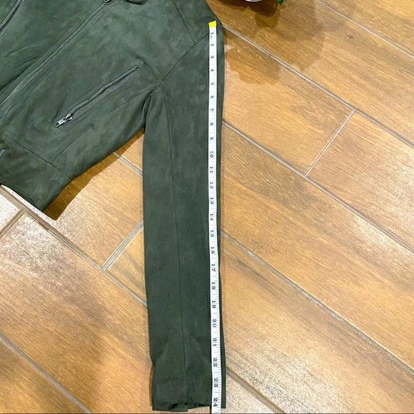 Gianni Bini Army Green Faux Suede Jacket (Size S)🌹 - Picture 13 of 16